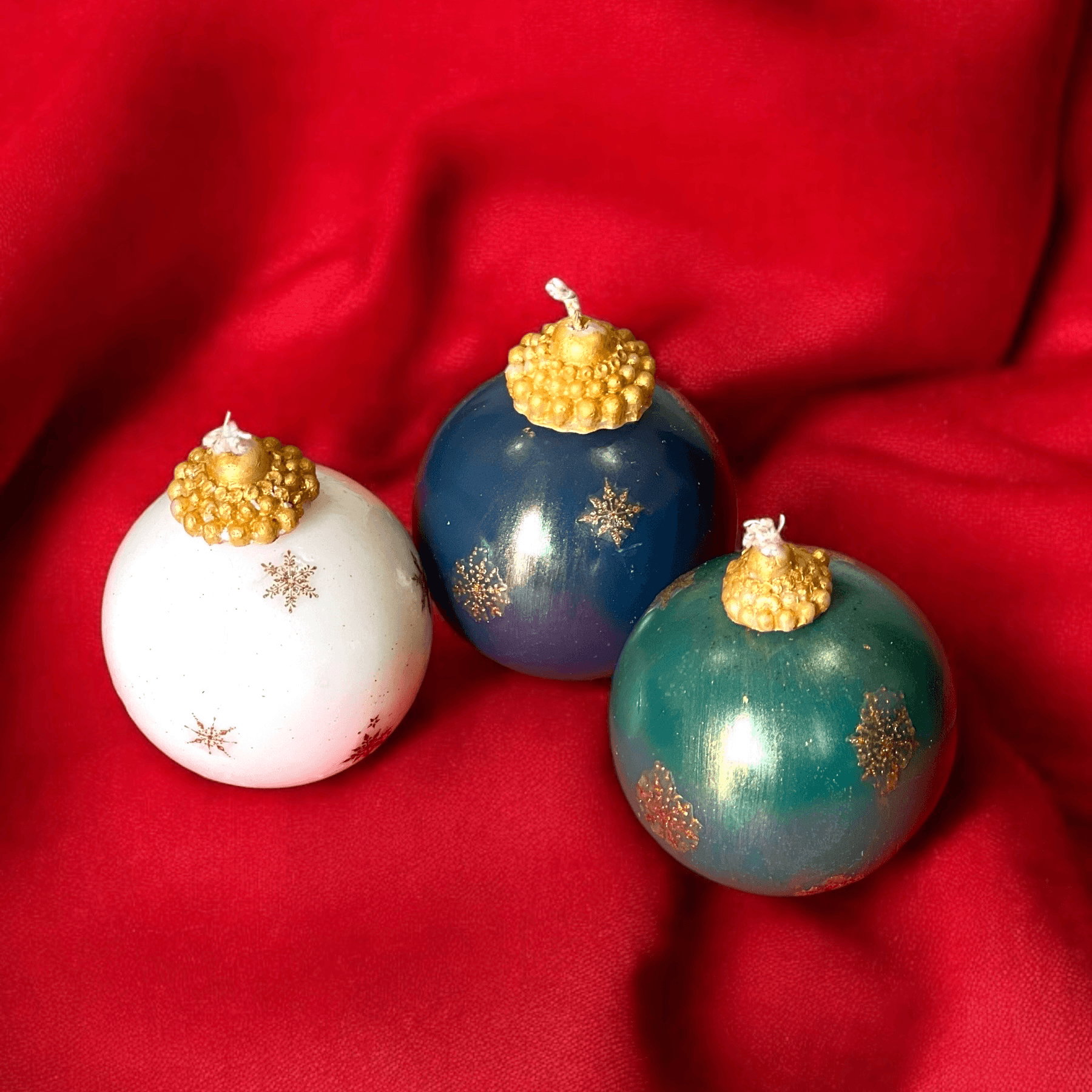 Set of 3 Small Christmas Ball Candles